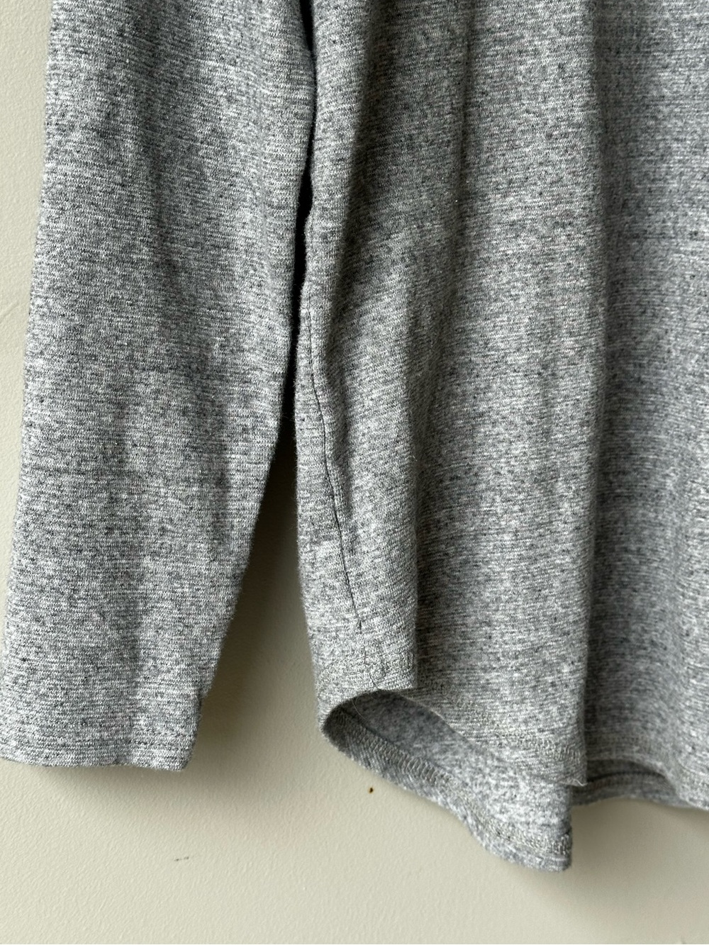 On the byas Gray Crewneck Sweater - Lightweight Pullover longer length - Picture 4 of 8